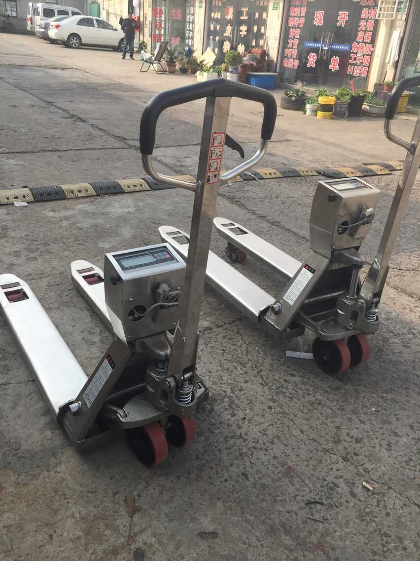 2噸工廠不銹鋼叉車(chē)秤 2噸工廠不銹鋼叉車(chē)秤